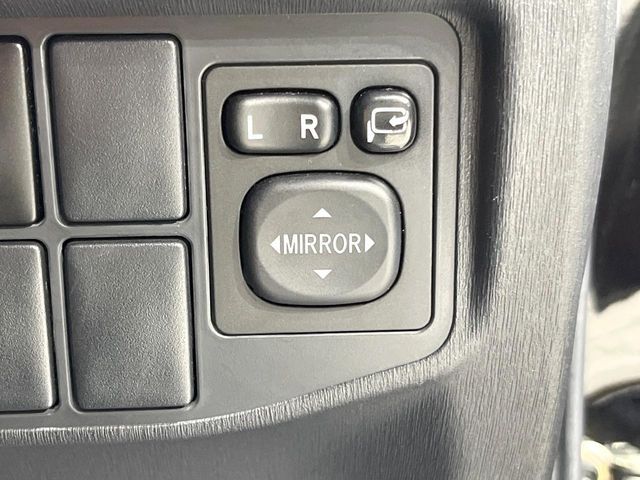 TOYOTA PRIUS 2013 Image 31