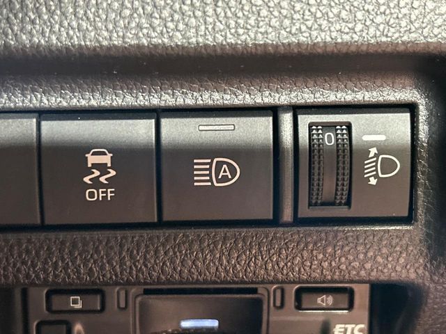 TOYOTA HARRIER 2WD 2023 Image 31