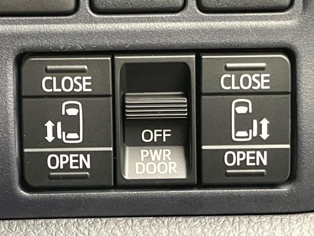 TOYOTA VOXY 2015 Image 31