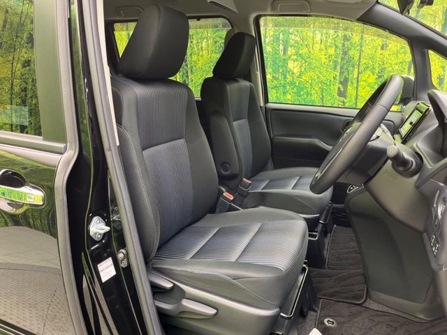 TOYOTA VOXY 2015 Image 31