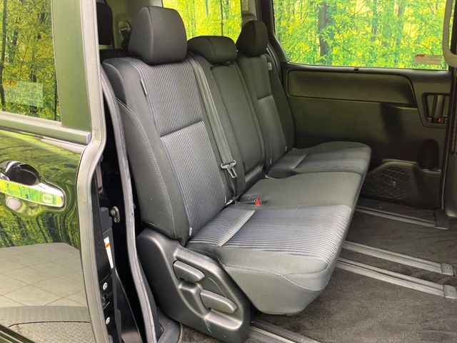 TOYOTA VOXY 2015 Image 31