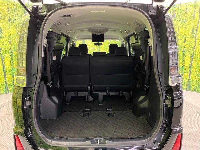 TOYOTA VOXY 2015 Image 31