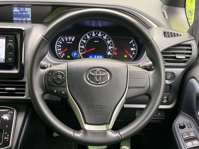TOYOTA VOXY 2015 Image 31