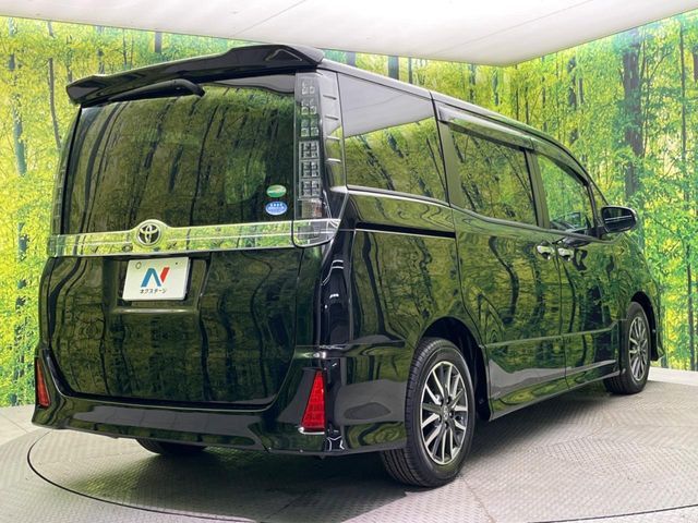 TOYOTA VOXY 2015 Image 31