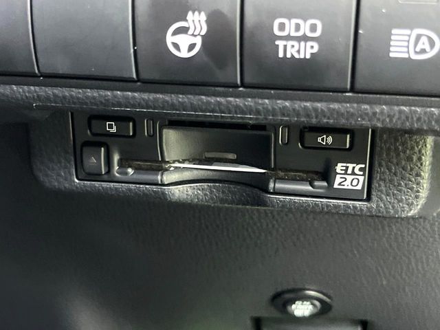 TOYOTA COROLLA SEDAN HYBRID 2023 Image 31