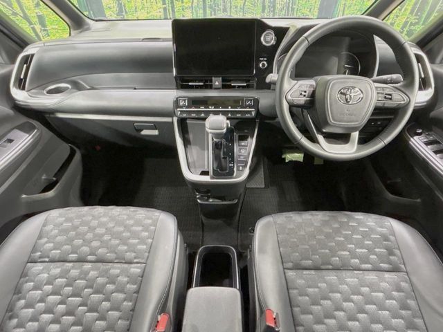 TOYOTA VOXY 2023 Image 31