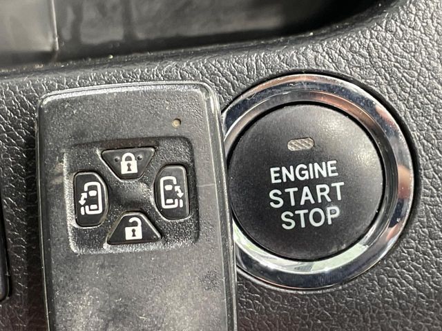 TOYOTA VOXY 2013 Image 31