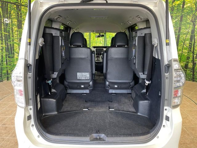 TOYOTA VOXY 2013 Image 31