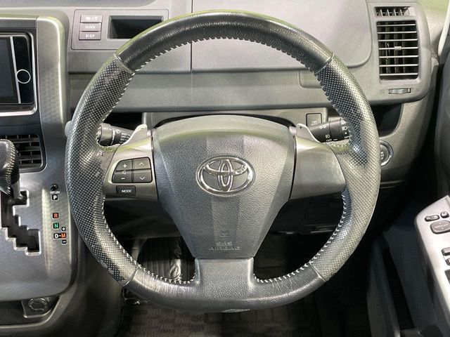 TOYOTA VOXY 2013 Image 31