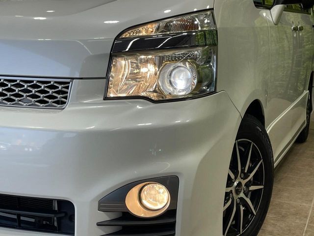TOYOTA VOXY 2013 Image 31
