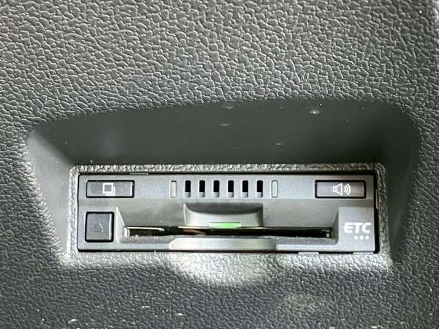 TOYOTA PRIUS 2017 Image 31