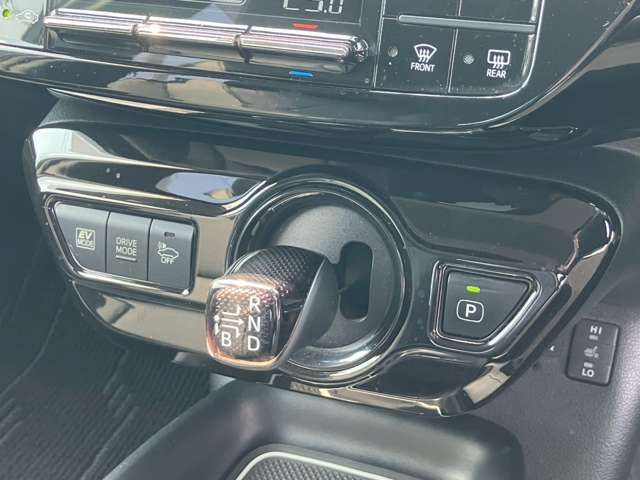 TOYOTA PRIUS 2017 Image 31