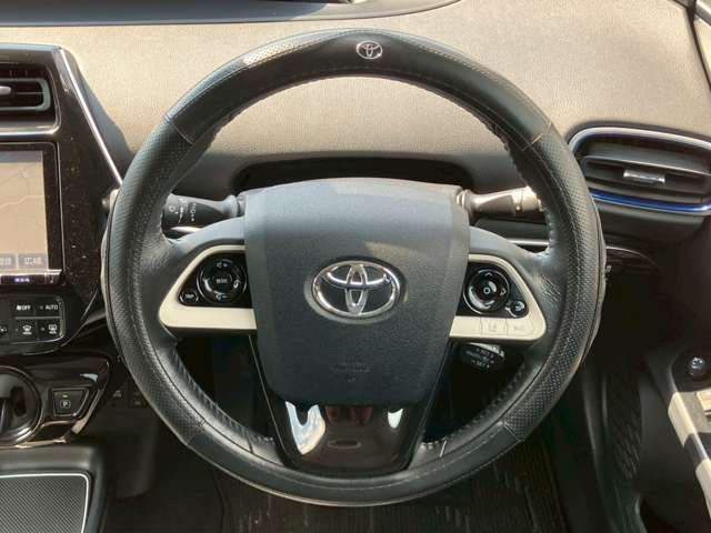 TOYOTA PRIUS 2017 Image 31