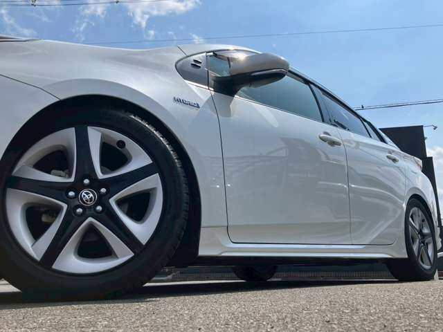 TOYOTA PRIUS 2017 Image 31