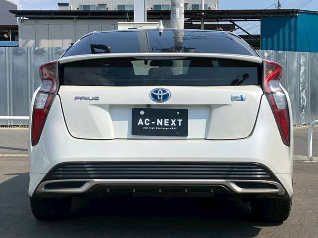 TOYOTA PRIUS 2017 Image 31