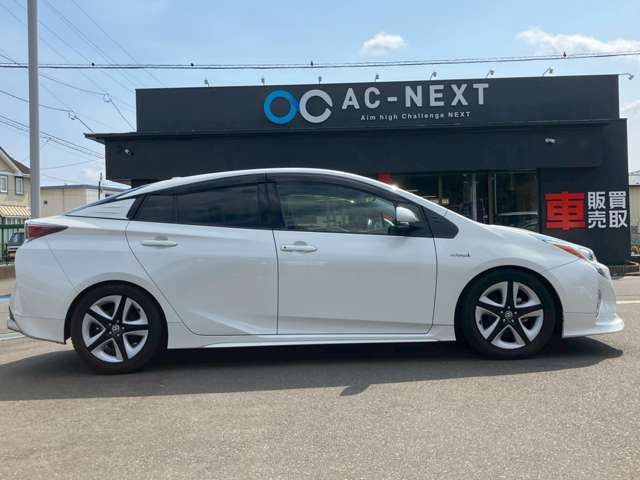 TOYOTA PRIUS 2017 Image 31