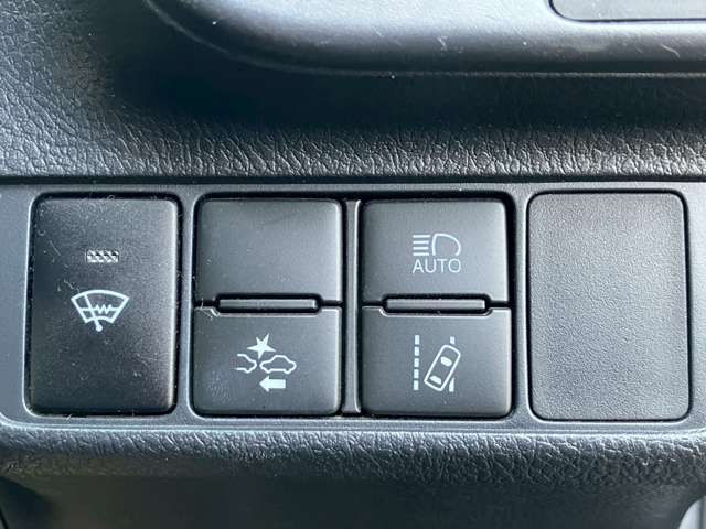 TOYOTA COROLLA FIELDER HYBR 2016 Image 31