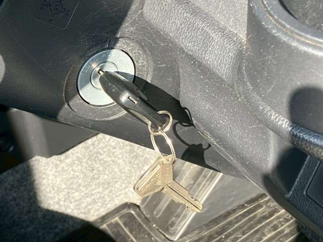 DAIHATSU HIJET TRUCK 4WD 2015 Image 31