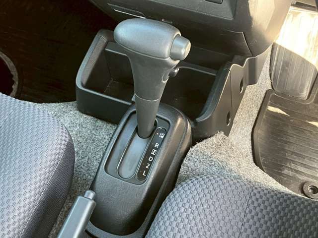 DAIHATSU HIJET TRUCK 4WD 2015 Image 31