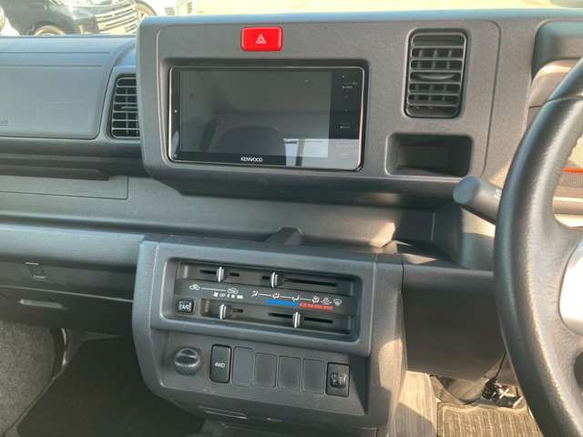 DAIHATSU HIJET TRUCK 4WD 2015 Image 31