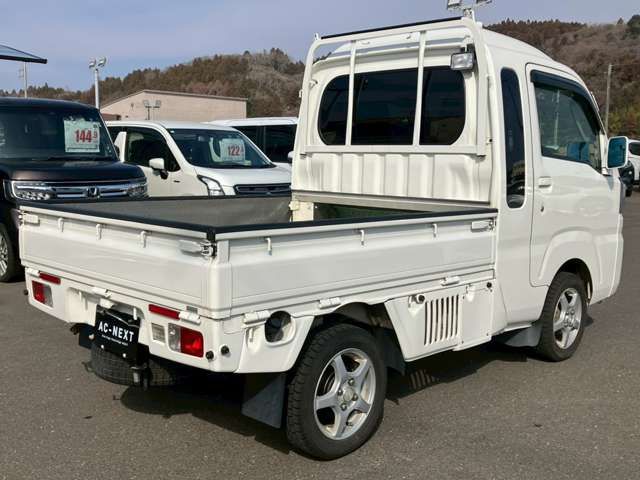 DAIHATSU HIJET TRUCK 4WD 2015 Image 31