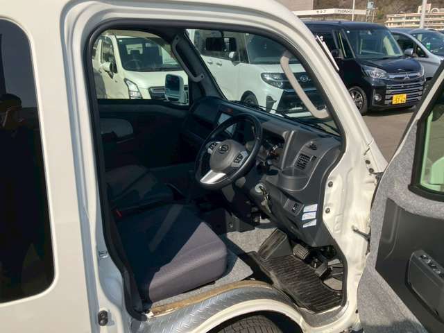 DAIHATSU HIJET TRUCK 4WD 2015 Image 31