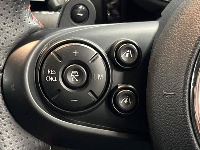 BMW MINI COOPER S 5D 2018 Image 31