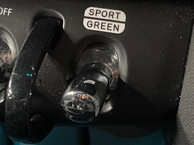 BMW MINI COOPER S 5D 2018 Image 31