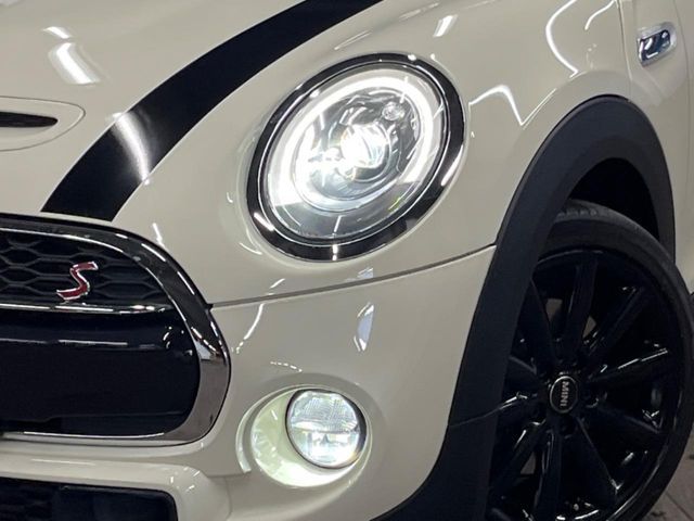 BMW MINI COOPER S 5D 2018 Image 31