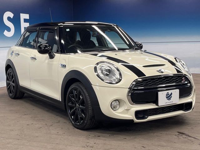 BMW MINI COOPER S 5D 2018 Image 31