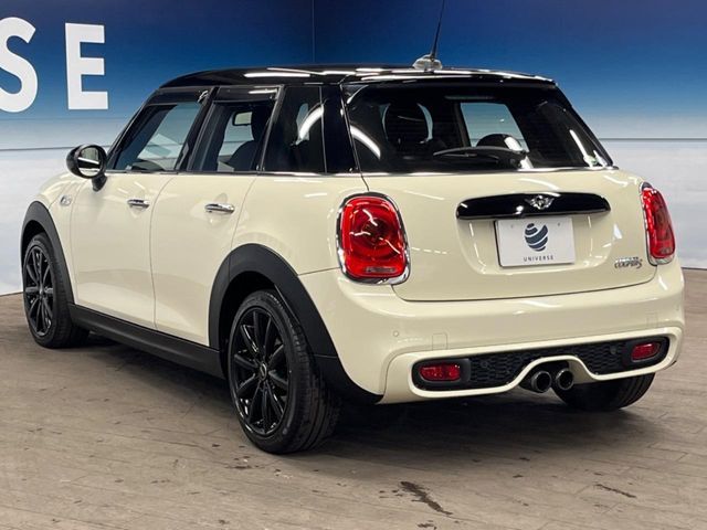BMW MINI COOPER S 5D 2018 Image 31