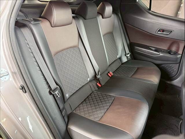 TOYOTA C-HR 2017 Image 31