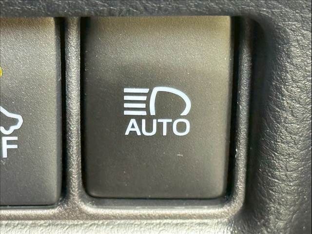 TOYOTA C-HR 2017 Image 31