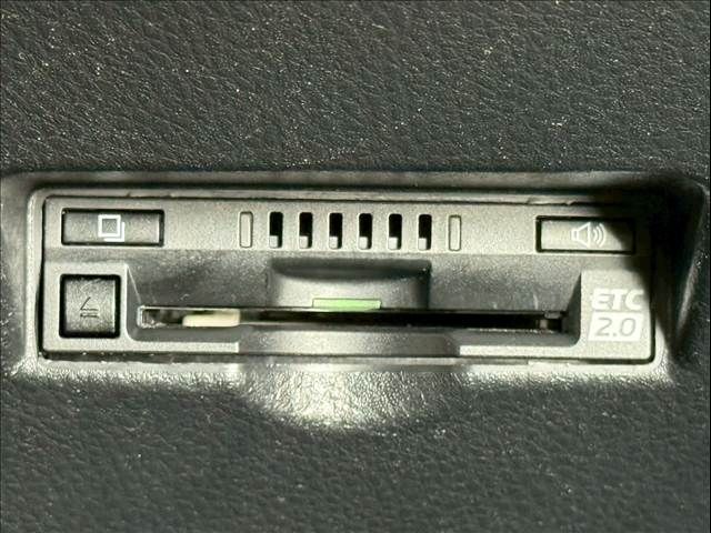 TOYOTA C-HR 2017 Image 31