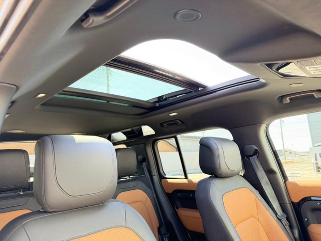 ROVER DEFENDER 2022 Image 31