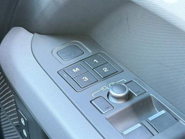 ROVER DEFENDER 2022 Image 31