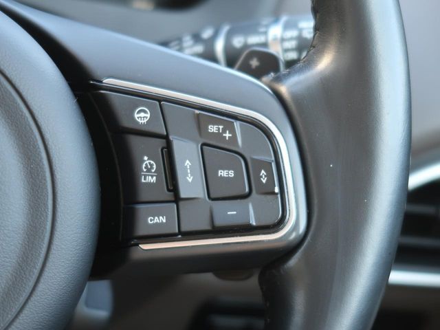 JAGUAR F-PACE 2016 Image 31