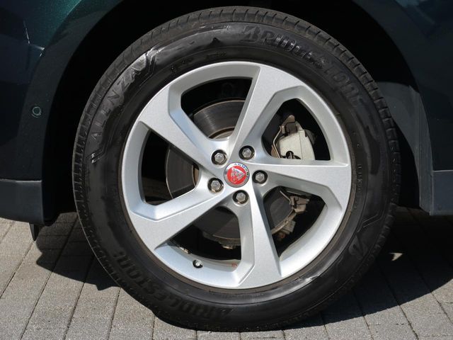 JAGUAR F-PACE 2016 Image 31