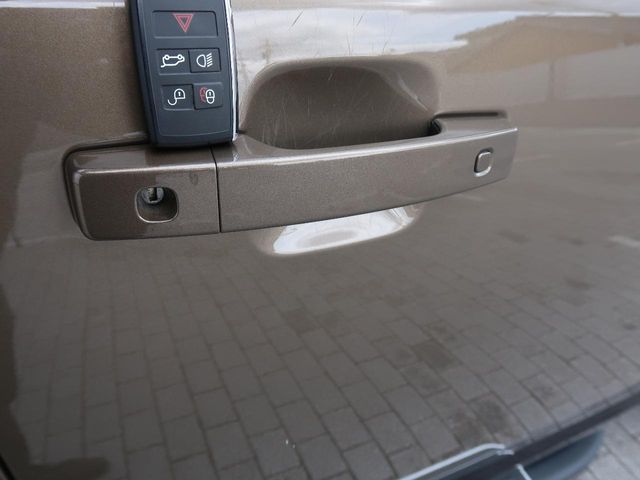 ROVER DEFENDER 2022 Image 31