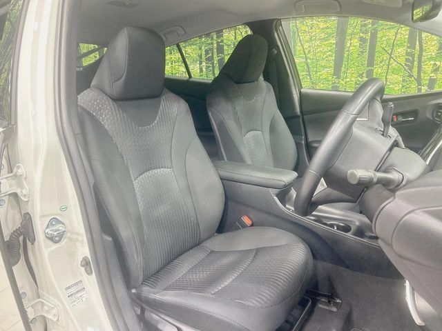 TOYOTA PRIUS 2017 Image 31