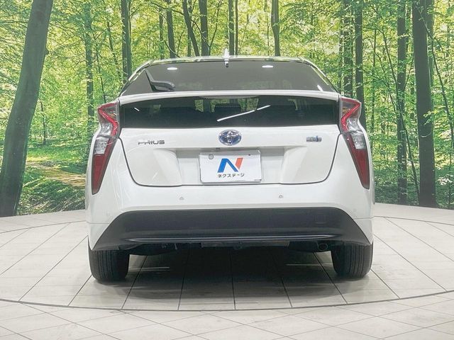 TOYOTA PRIUS 2017 Image 31