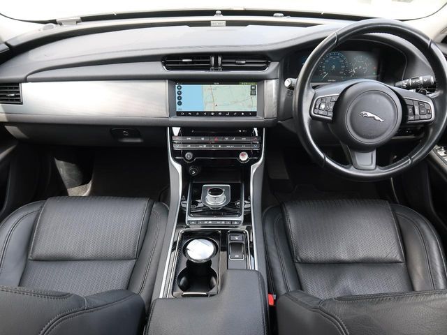 JAGUAR XFSERIES 2017 Image 31