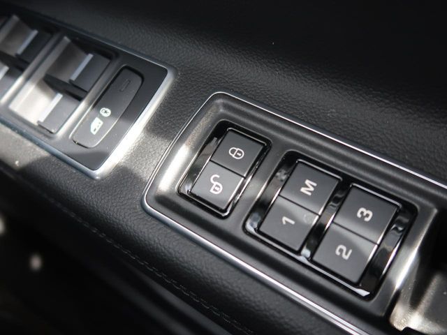 JAGUAR XFSERIES 2017 Image 31