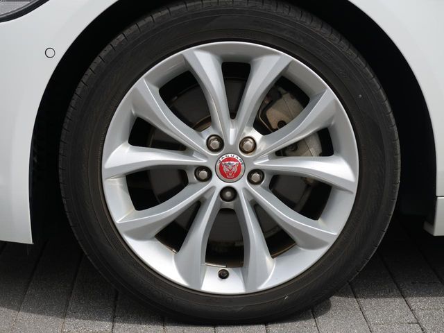 JAGUAR XFSERIES 2017 Image 31