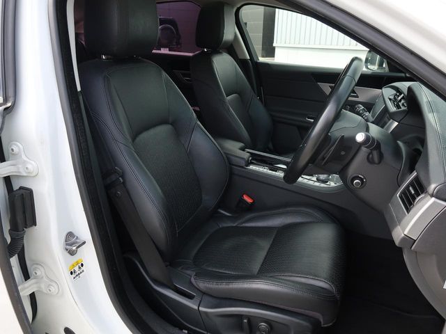 JAGUAR XFSERIES 2017 Image 31