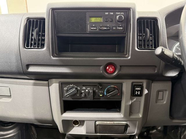 MITSUBISHI MINICAB VAN 4WD 2013 Image 31