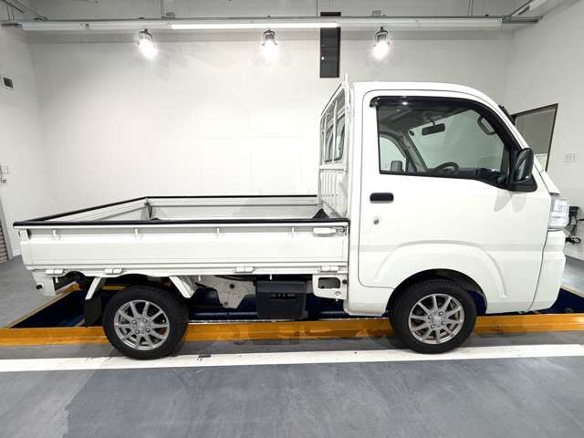 DAIHATSU HIJET TRUCK 4WD 2017 Image 31