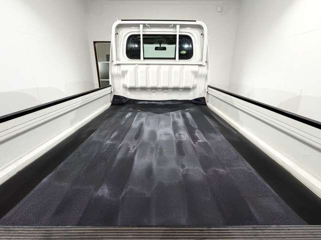 DAIHATSU HIJET TRUCK 4WD 2017 Image 31