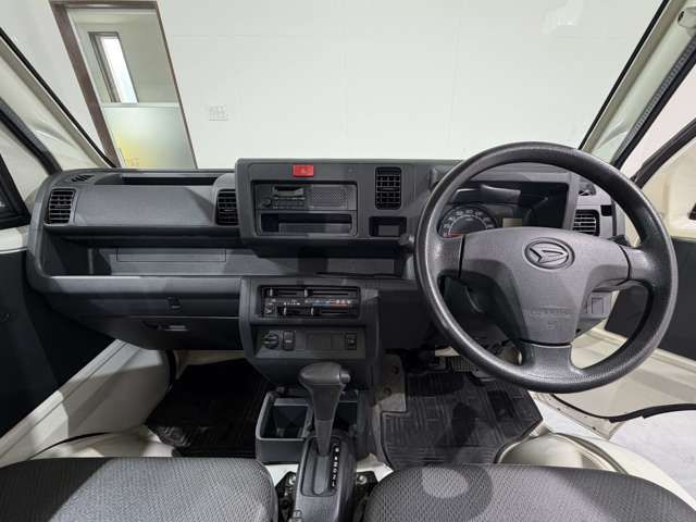 DAIHATSU HIJET TRUCK 4WD 2017 Image 31
