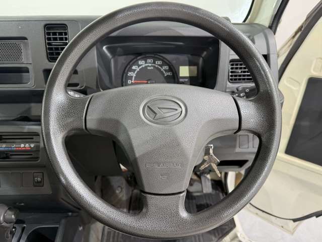 DAIHATSU HIJET TRUCK 4WD 2017 Image 31